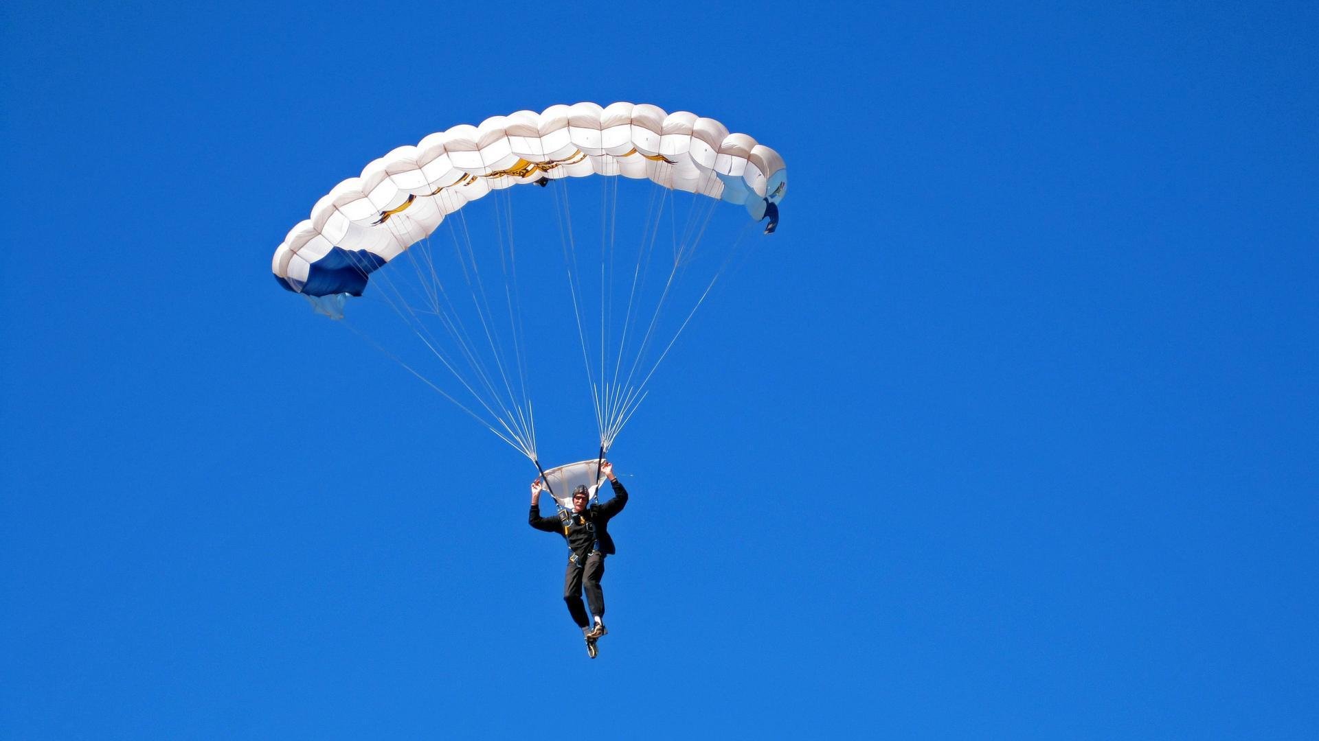 逆袭传奇：逆境中崛起的欧洲球队故事，欧冠史诗级逆转